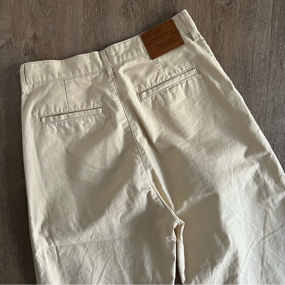 Levi’s Premium 100% Cotton High Loose Pleated Pants - Cream Beige - Size 25 - Picture 7 of 13